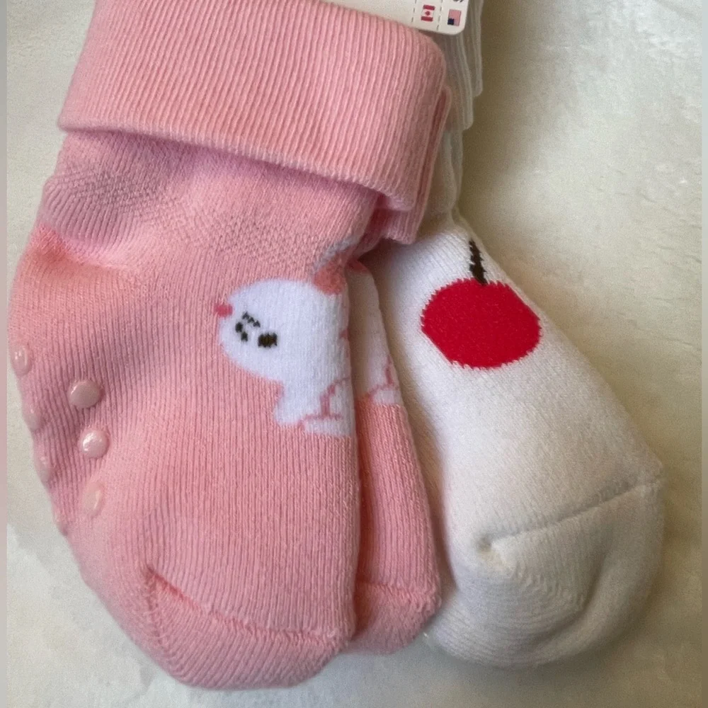 Gymboree Girl bunny / cherry Socks size 12-18 mos 🐰🍒